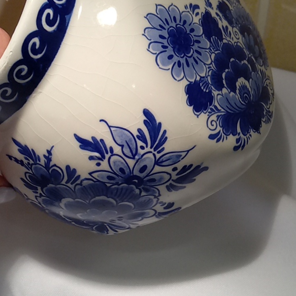 Delft Hand Painted Small Blue And White Canister - Picture 10 of 10